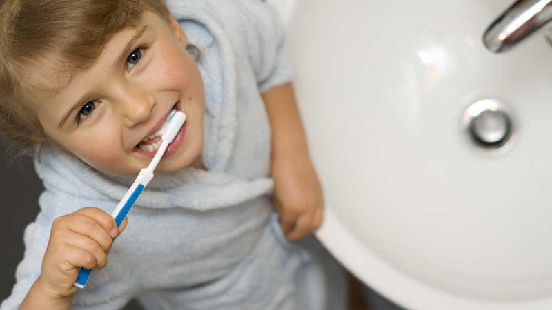 儿童更易得龋齿，含氟牙膏不能少？的头图