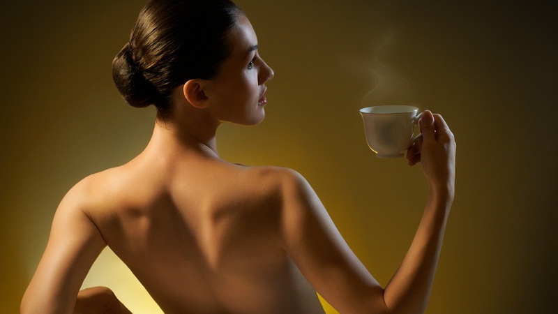 举个栗子：女性每天喝咖啡超过三杯胸部会变小吗？